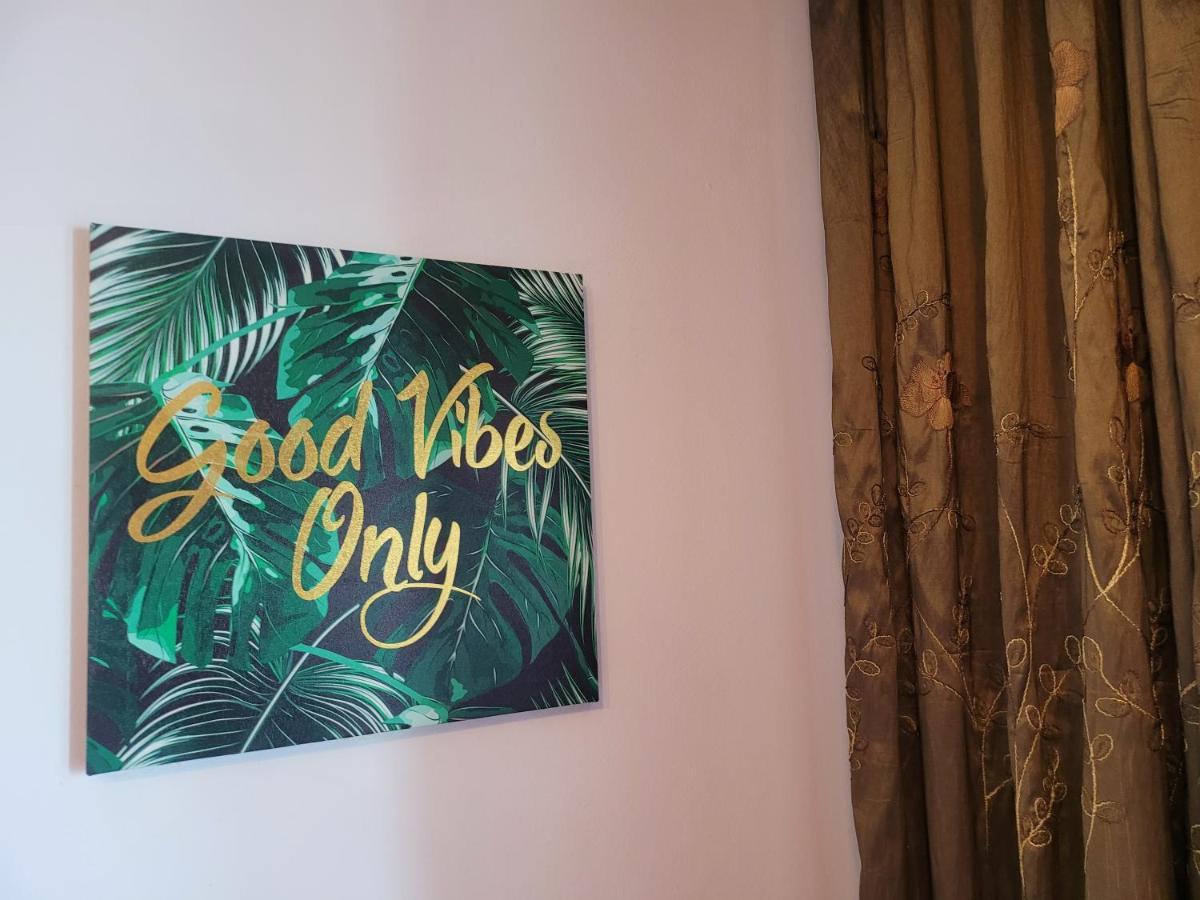 Quiet, Relaxing, Family Friendly Apartment Bukares Bagian luar foto