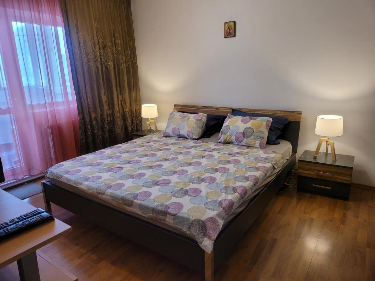 Quiet, Relaxing, Family Friendly Apartment Bukares Bagian luar foto